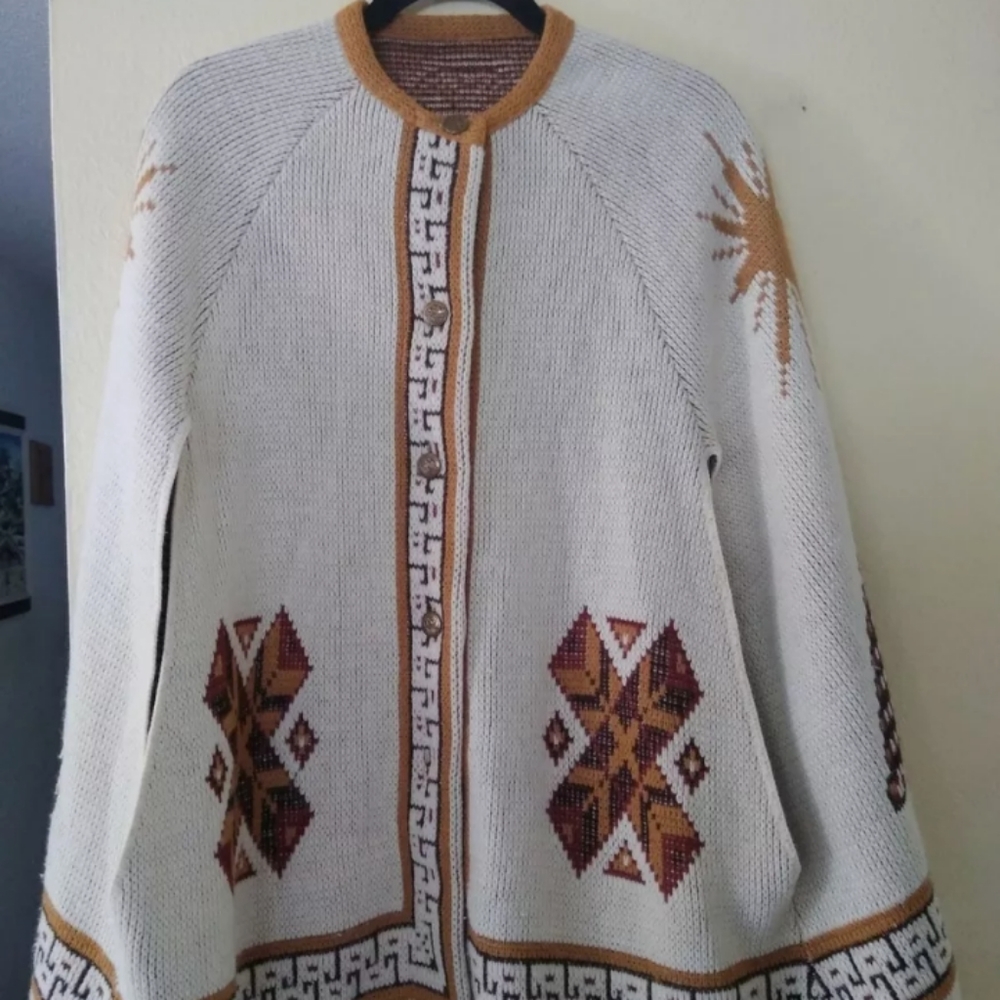 Vtg Knit Poncho Cream Aztec Mayan Indian Chief Buttons 1 missing Boho Hippie